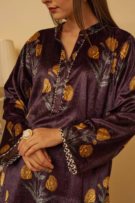 Buy_Rainas_Purple Velvet Tassels Split V-neck Floral Kurta Set With Dupatta _Online_at_Aza_Fashions