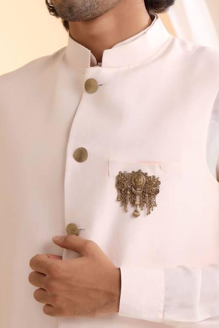 Cosa Nostraa_Gold Chains Antique Lion Design Brooch _at_Aza_Fashions