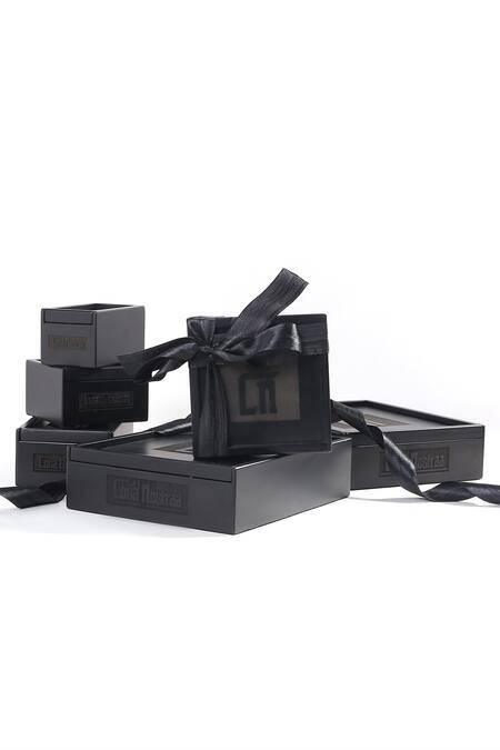 Shop Cosa Nostraa Gold Stones Lion Crest Carved Brooch Shop_Cosa Nostraa_Gold Stones Lion Crest Carved Brooch