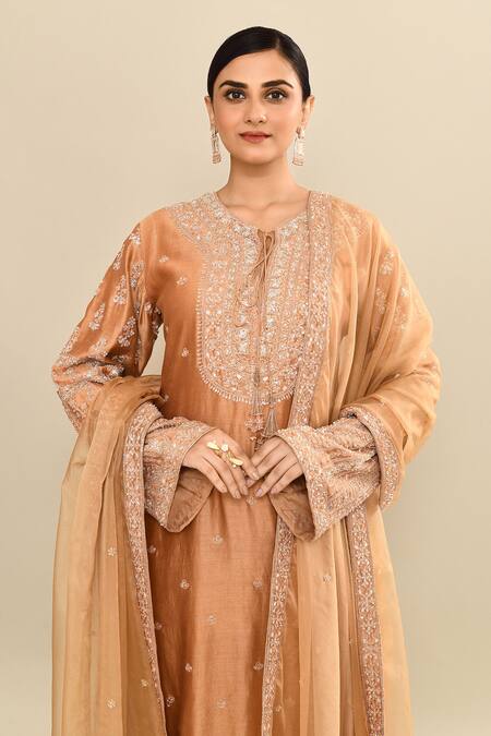 Shop_Kalighata_Gold Chanderi Sequins, Cut Work, Embroidery Round Neck Hand Kurta Set 