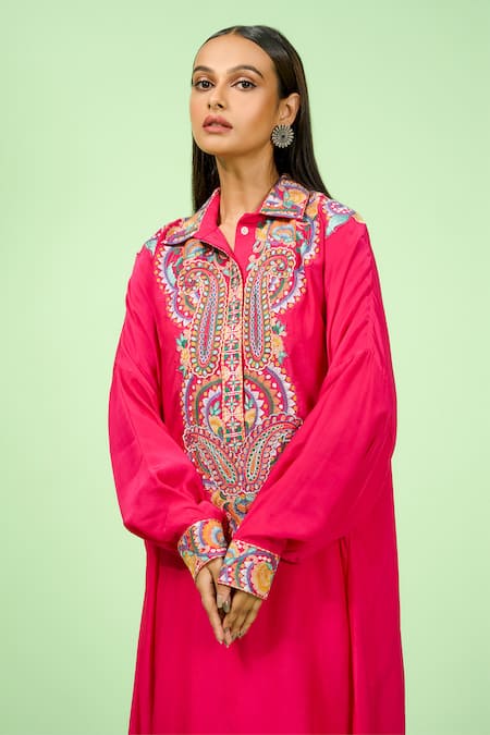 Rishi And Soujit Pink Crepe Embroidery Collared Paisley Kaftan And Draped Skirt Online at Aza Fashions Rishi And Soujit_Pink Crepe Embroidery Collared Paisley Kaftan And Draped Skirt _Online_at_Aza_Fashions