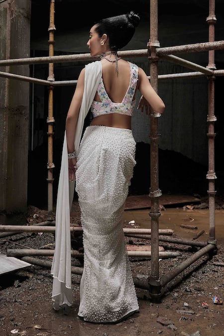 Garima Karwariya Designs Hand Embroidered Pre-Draped Saree & Blouse 