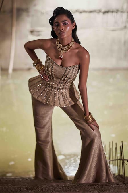 Buy Garima Karwariya Designs Gold Brocade, Tissue Rhinestones Sweetheart Neck Embroidered Corset Set Online at Aza Fashions Buy_Garima Karwariya Designs_Gold Brocade, Tissue Rhinestones Sweetheart Neck Embroidered Corset Set _Online_at_Aza_Fashions