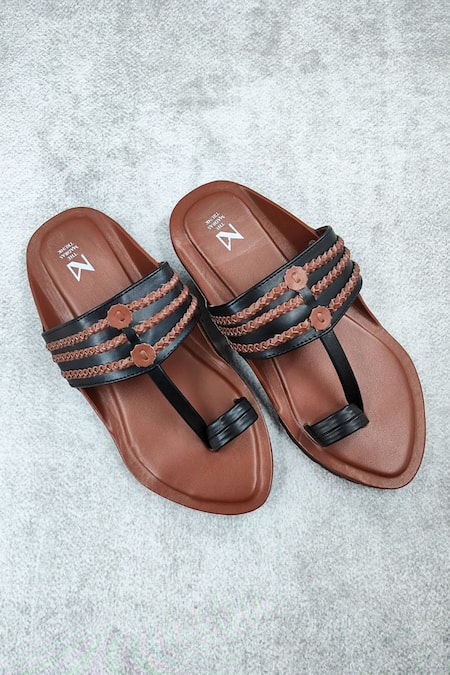 The Madras Trunk Tarang Contrast Strap Kolhapuri Flats 