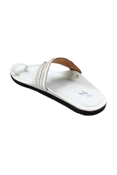 Buy The Madras Trunk White Woven Kolhapuri Flats Buy_The Madras Trunk_White Woven Kolhapuri Flats
