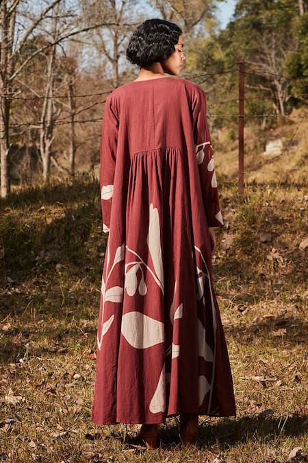 Shop Kharakapas Beige Cotton Round Neck Cedar Floral Print Maxi Dress And Jacket at Aza Fashions Shop_Kharakapas_Beige Cotton Round Neck Cedar Floral Print Maxi Dress And Jacket _at_Aza_Fashions