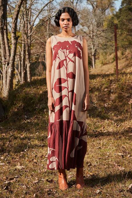 Buy Kharakapas Beige Cotton Round Neck Cedar Floral Print Maxi Dress And Jacket Online at Aza Fashions Buy_Kharakapas_Beige Cotton Round Neck Cedar Floral Print Maxi Dress And Jacket _Online_at_Aza_Fashions