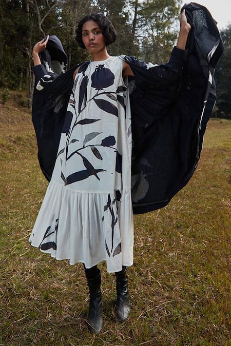 Kharakapas_Black Cotton Round , High And White Anar Print Midi Dress Set _Online_at_Aza_Fashions
