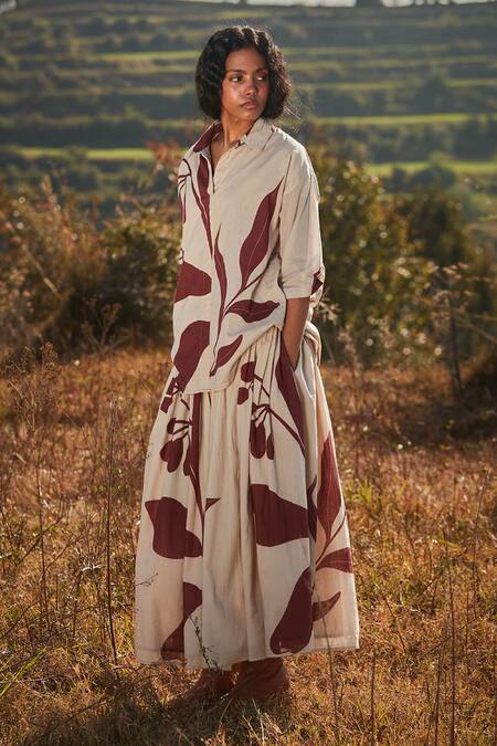 Buy Kharakapas Beige Cotton Collared Burnt Sienna Printed Top And Skirt Set Online at Aza Fashions Buy_Kharakapas_Beige Cotton Collared Burnt Sienna Printed Top And Skirt Set _Online_at_Aza_Fashions