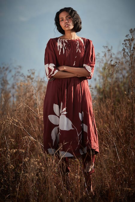 Buy Kharakapas Red Cotton Boat Neck Floral Print Tunic And Pant Set Online at Aza Fashions Buy_Kharakapas_Red Cotton Boat Neck Floral Print Tunic And Pant Set _Online_at_Aza_Fashions