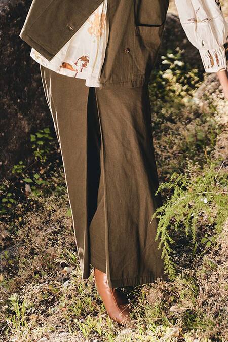 Kharakapas_Green Twill Bandeau Neck Olive Pocket Detail Jacket And Pant Set _Online_at_Aza_Fashions