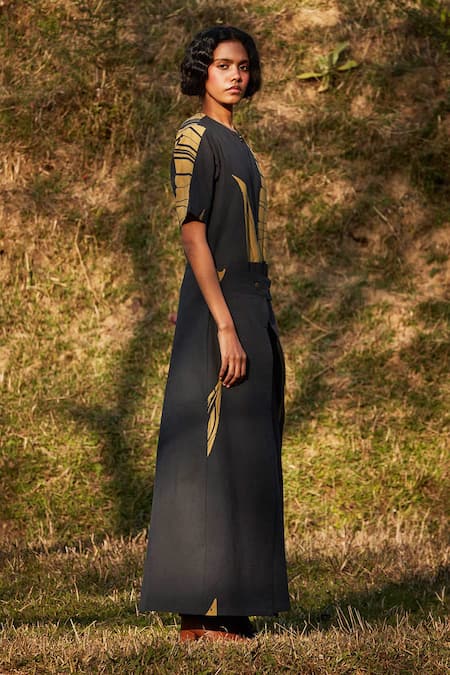 Kharakapas_Gray Oxford Round Neck Charcoal Grey Leaf Print Jumpsuit _at_Aza_Fashions