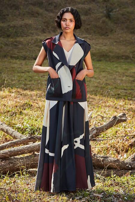 Kharakapas_Multi Color Cotton Collared Abstract Print Padded Jacket _Online_at_Aza_Fashions