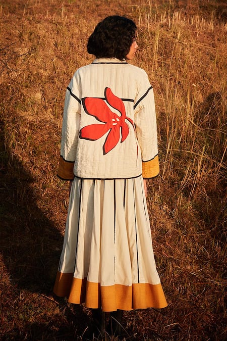 Kharakapas Off White Quilted Hem Panelled Skirt 