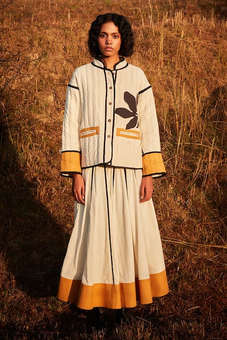 Kharakapas_Off White Cotton Quilted Hem Panelled Skirt _Online_at_Aza_Fashions