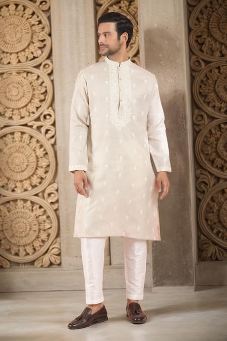 RNG Safawala Bullian Bloom Motif Embroidered Kurta With Pant 