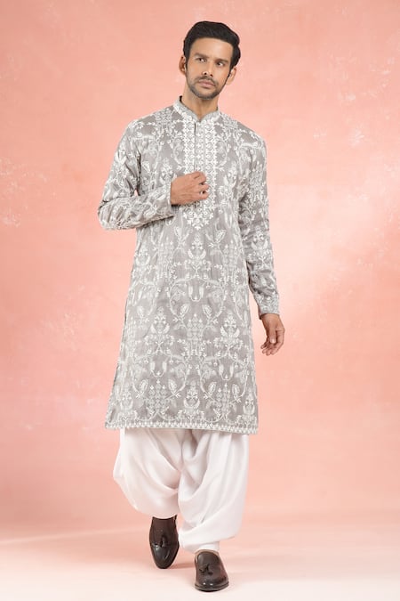 Rng Safawala Gray Muslin, Cotton Diamonds Floral Dori Embroidered Kurta Set 4