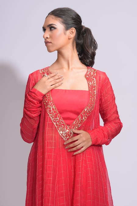 Buy Shruti S Red Silk, Organza Sequins, Embroidery, Zari Square , Keyhole Kurta Set Buy_Shruti S_Red Silk, Organza Sequins, Embroidery, Zari Square , Keyhole Kurta Set