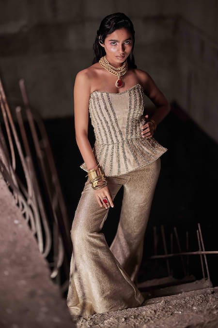 Garima Karwariya Designs Gold Rhinestone Embroidered Corset Set 