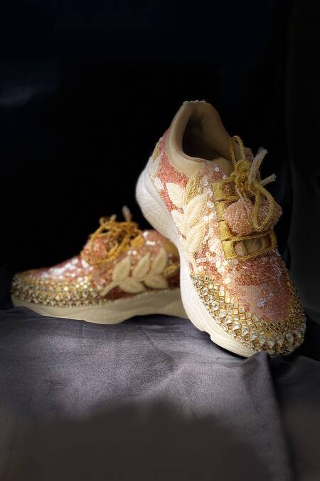 Buy_Chal Jooti_Beige Madhumalti Leaf Embellished Sneakers 