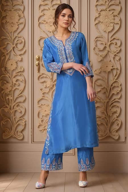 Samyukta Singhania_Blue Organza, Silk Embroidery Split V-neck Flower Placket Kurta Pant Set _at_Aza_Fashions
