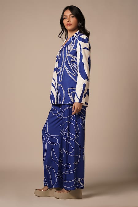 Advait Blue Rayon Twill Print Abstract Pleated Trouser Online at Aza Fashions Advait_Blue Rayon Twill Print Abstract Pleated Trouser _Online_at_Aza_Fashions