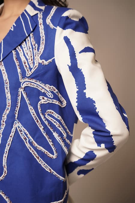 Buy Advait Blue Rayon Twill Print Abstract Pleated Trouser Online at Aza Fashions Buy_Advait_Blue Rayon Twill Print Abstract Pleated Trouser _Online_at_Aza_Fashions