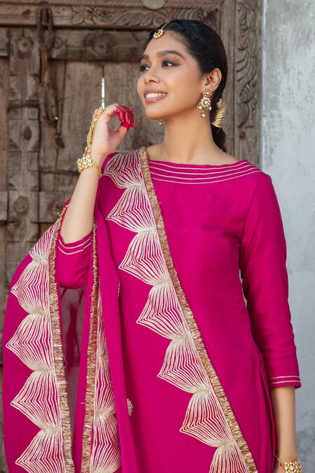 Monk & Mei By Sonia Anand Fuchsia Organza, Silk Gota Patti, Tassels Boat Neck Work Kurta Pant Set at Aza Fashions Monk & Mei By Sonia Anand_Fuchsia Organza, Silk Gota Patti, Tassels Boat Neck Work Kurta Pant Set _at_Aza_Fashions