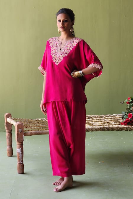 Pooja Singhal Pink Silk Sequins, Pearls Split V-neck Blossom Marodi Embroidered Kurta Set Online at Aza Fashions Pooja Singhal_Pink Silk Sequins, Pearls Split V-neck Blossom Marodi Embroidered Kurta Set _Online_at_Aza_Fashions