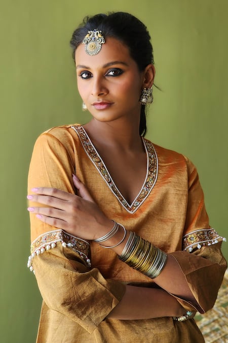 Pooja Singhal_Gold Handwoven Tissue Embroidery Blossom V Neck Colorblocked Marodi Kurta Set _Online_at_Aza_Fashions