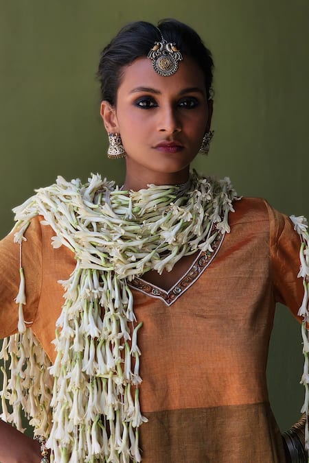 Buy_Pooja Singhal_Gold Handwoven Tissue Embroidery Blossom V Neck Colorblocked Marodi Kurta Set _Online_at_Aza_Fashions