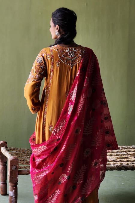 Pooja Singhal Bahara Thread Embroidered Kurta Set 