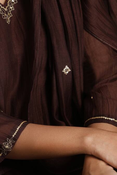 Weaver Story Brown Chanderi, Cotton Satin Embroidery, Sequins V-neck Floral Kurta Set at Aza Fashions Weaver Story_Brown Chanderi, Cotton Satin Embroidery, Sequins V-neck Floral Kurta Set _at_Aza_Fashions