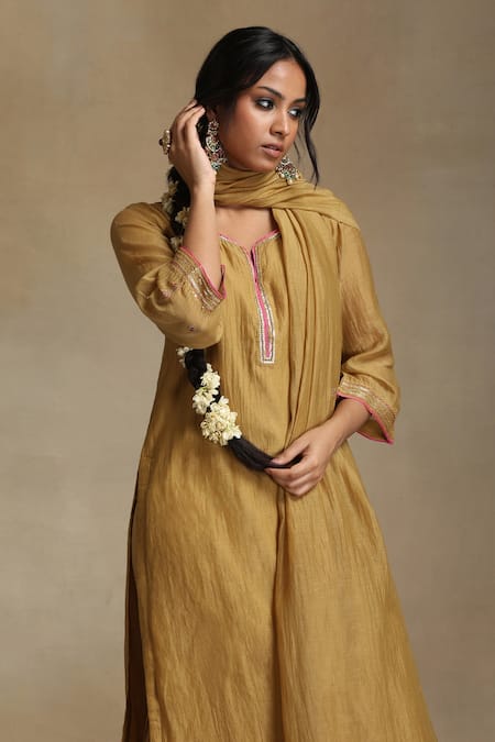 Shop Weaver Story Yellow Chanderi, Cotton Satin Sequins, Embroidery Split Floral Kurta Set Online at Aza Fashions Shop_Weaver Story_Yellow Chanderi, Cotton Satin Sequins, Embroidery Split Floral Kurta Set _Online_at_Aza_Fashions