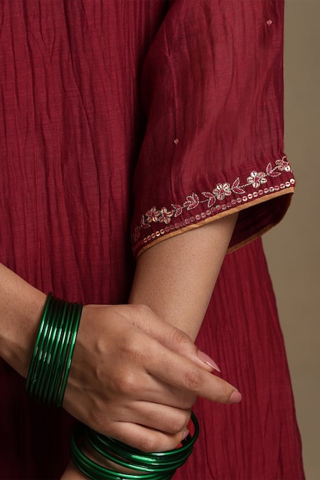 Buy Weaver Story Red Chanderi, Cotton Satin Sequins, Embroidery V-neck Floral Kurta Set Buy_Weaver Story_Red Chanderi, Cotton Satin Sequins, Embroidery V-neck Floral Kurta Set