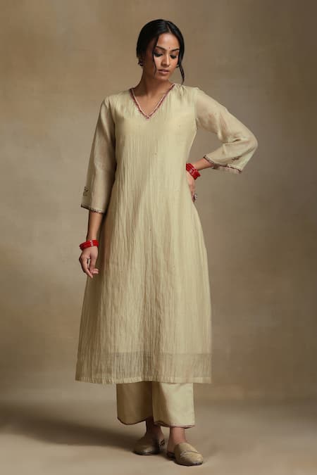 Buy Weaver Story Ivory Chanderi, Cotton Satin Sequins, Embroidery V-neck Kurta Set Online at Aza Fashions Buy_Weaver Story_Ivory Chanderi, Cotton Satin Sequins, Embroidery V-neck Kurta Set _Online_at_Aza_Fashions