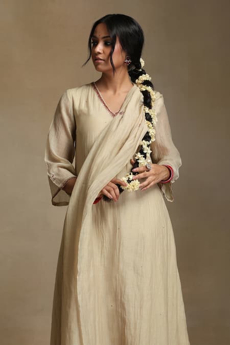 Shop Weaver Story Ivory Chanderi, Cotton Satin Sequins, Embroidery V-neck Kurta Set Online at Aza Fashions Shop_Weaver Story_Ivory Chanderi, Cotton Satin Sequins, Embroidery V-neck Kurta Set _Online_at_Aza_Fashions