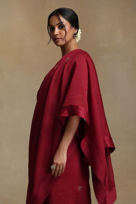 Shop Weaver Story Red Chanderi Sequins, Embroidery Round Neck Snowflake Saree Set Online at Aza Fashions Shop_Weaver Story_Red Chanderi Sequins, Embroidery Round Neck Snowflake Saree Set _Online_at_Aza_Fashions