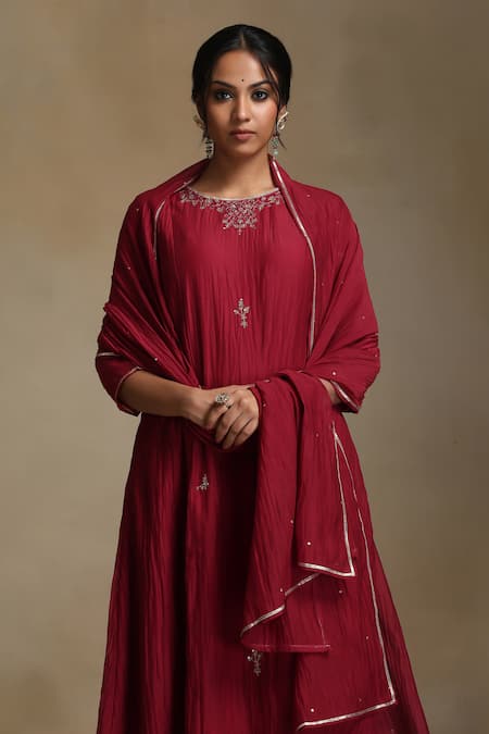 Buy Weaver Story Red Chanderi, Cotton Satin Sequins, Embroidery, Gota Patti Floral Kurta Set Online at Aza Fashions Buy_Weaver Story_Red Chanderi, Cotton Satin Sequins, Embroidery, Gota Patti Floral Kurta Set _Online_at_Aza_Fashions