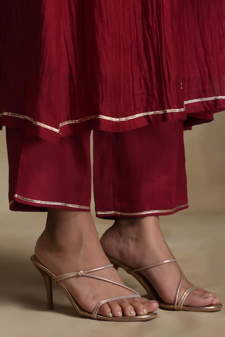 Weaver Story Red Chanderi, Cotton Satin Sequins, Embroidery, Gota Patti Floral Kurta Set at Aza Fashions Weaver Story_Red Chanderi, Cotton Satin Sequins, Embroidery, Gota Patti Floral Kurta Set _at_Aza_Fashions