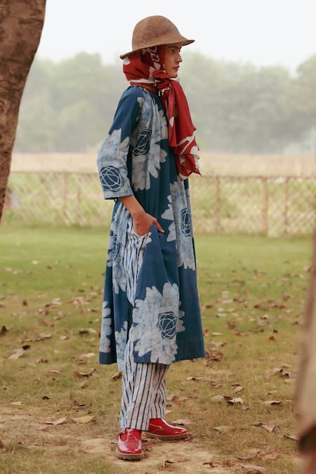 Doodlage Blue Upcycled Cotton Hand Painted Batik Round Floral Tunic Online at Aza Fashions Doodlage_Blue Upcycled Cotton Hand Painted Batik Round Floral Tunic _Online_at_Aza_Fashions