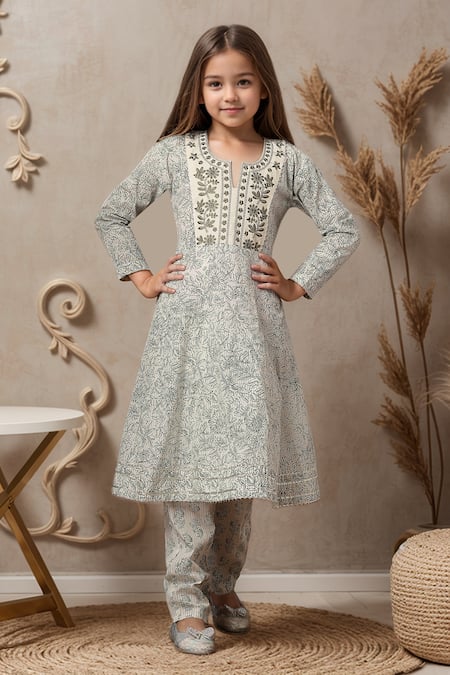 Petite Pomme Floral Print Embroidered Kurta & Trouser Set 