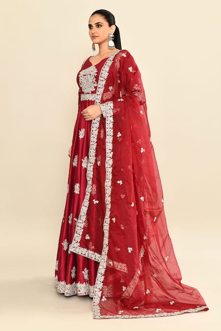 Buy_Kalighata_Maroon Chanderi Embroidery, Zari Asymmetric Floral Zardozi Anarkali Set _Online_at_Aza_Fashions