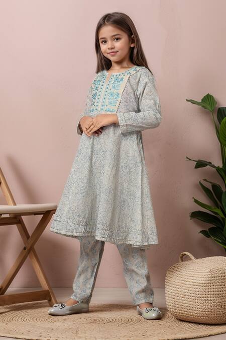 Buy_Petite Pomme_Off White Cotton Embroidery Printed Thread Work Kurta And Trouser Set _Online_at_Aza_Fashions