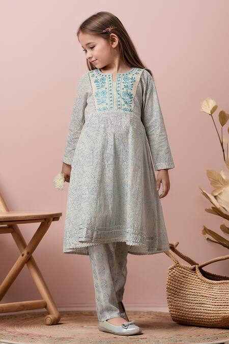 Petite Pomme_Off White Cotton Embroidery Printed Thread Work Kurta And Trouser Set _at_Aza_Fashions