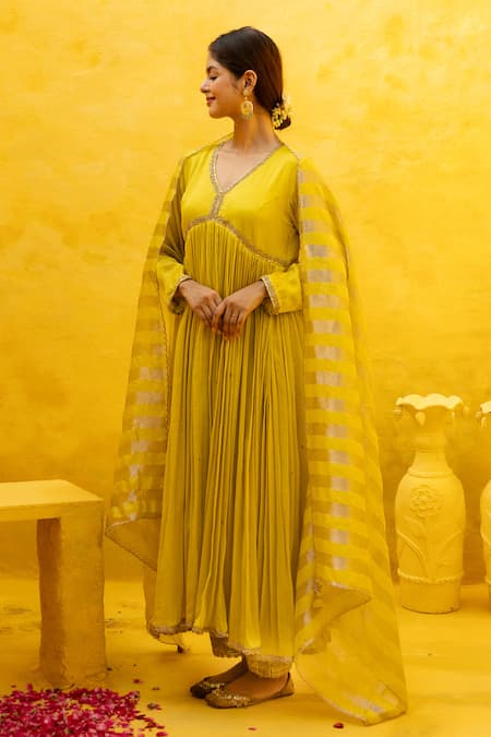 Buy_Mithi Supari_Purple Chanderi, Silk, Tissue Zari, Embroidery V-neck Zardozi Anarkali Set _Online_at_Aza_Fashions