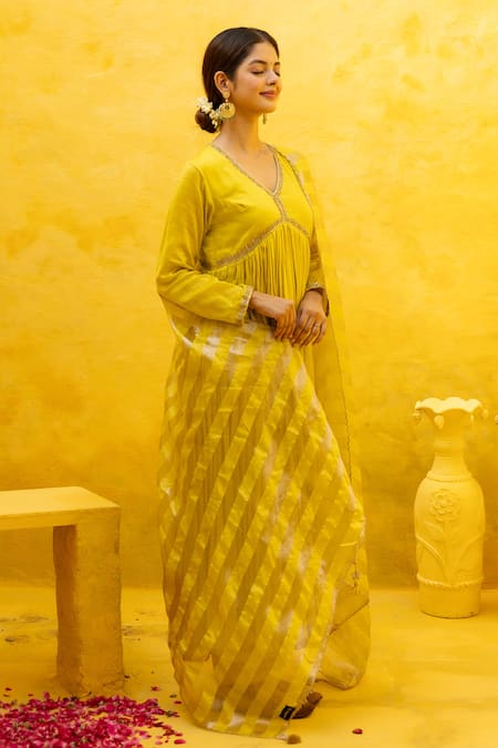 Mithi Supari_Purple Chanderi, Silk, Tissue Zari, Embroidery V-neck Zardozi Anarkali Set _at_Aza_Fashions