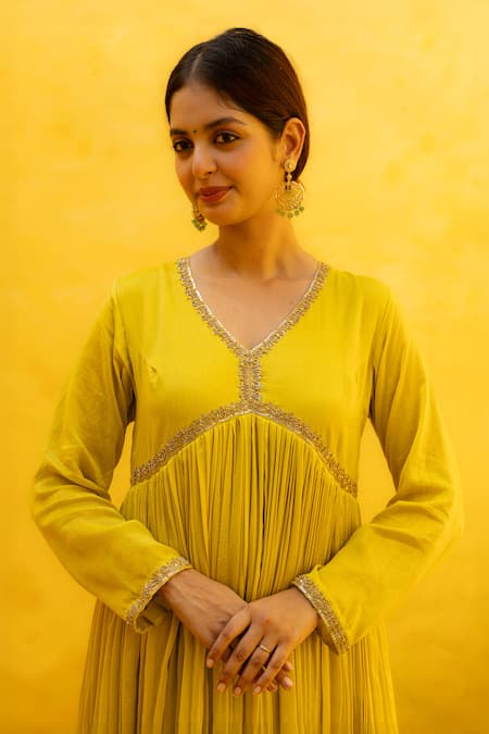 Buy_Mithi Supari_Purple Chanderi, Silk, Tissue Zari, Embroidery V-neck Zardozi Anarkali Set 