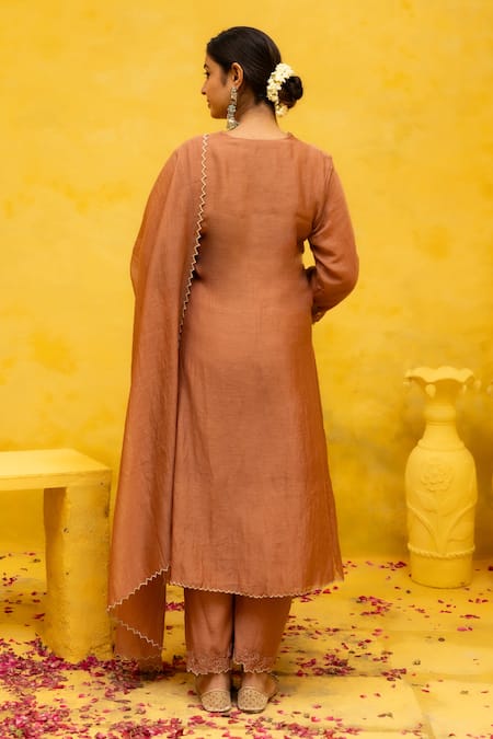 Mithi Supari Resham & Zari Embroidered Kurta Set 