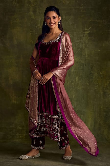 Buy_Label Sanya Gulati_Purple Silk, Velvet Sequins, Beads, Embroidery Round Floral Cutdana Kurta Set _Online_at_Aza_Fashions